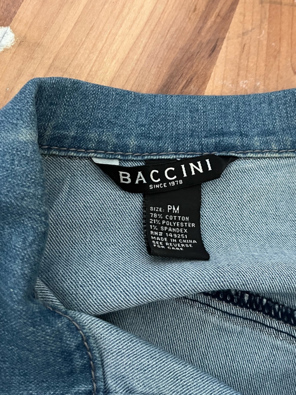 Baccini Light Blue Denim Top‎ - Picture 6 of 6